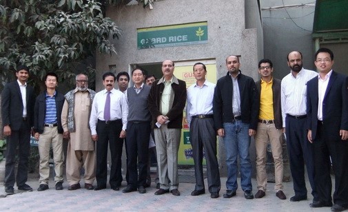 育种中心首席育种专家在巴基斯坦进行玉米和棉花考察